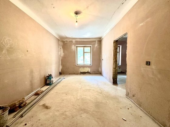 Продається 3-кімнатна квартира в центрі міста. Стрый