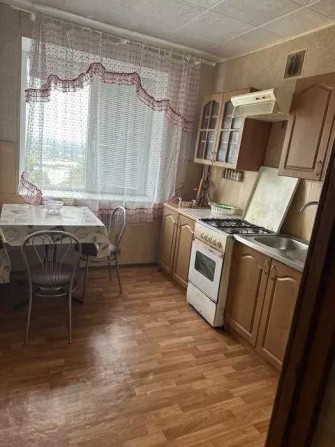 Продается 3-х комнатная квартира на Артема - фото 1