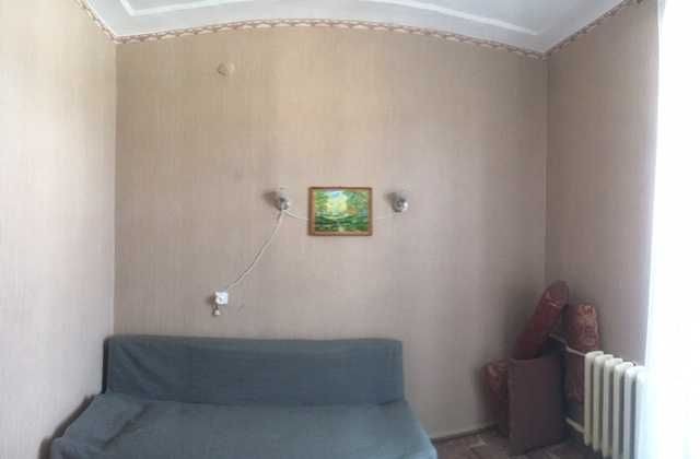 Продам 2-ю квартиру в самом Центре, в Сталинке. Этаж 4/5. - фото 1