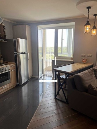 Продаж шикарної 3-кімнатної 2-рівневої квартири в Українці - фото 1