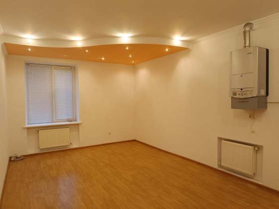 3-кімн. квартира на вул.Шевченка 1-й поверх, можливо під комерцію Умань