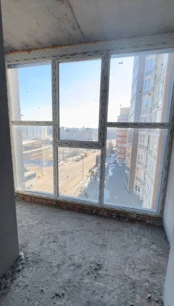 Простора та світла 1к середній поверх, вікна на Агору 38071 - фото 1