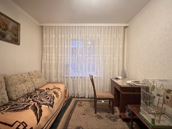 Продаж 3к мікрорайон Озерна попуч з  озером Хмельницкий