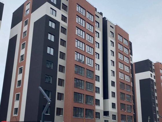 2к ідеальний середній поверх Діє переуступка.Скоро здача 42023 Хмельницкий