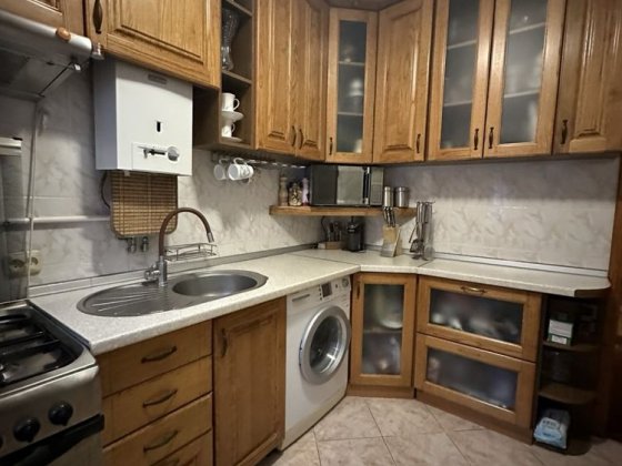 Продається трикімнатна квартира Шептицкий