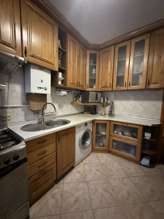 Продається трикімнатна квартира - фото 1