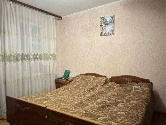 Продам простору 3- кімнатну квартиру, район Озерна, вул. М. Залізняка Хмельницкий