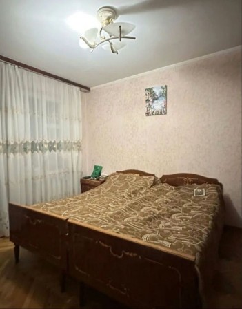 Продам простору 3- кімнатну квартиру, район Озерна, вул. М. Залізняка - фото 1