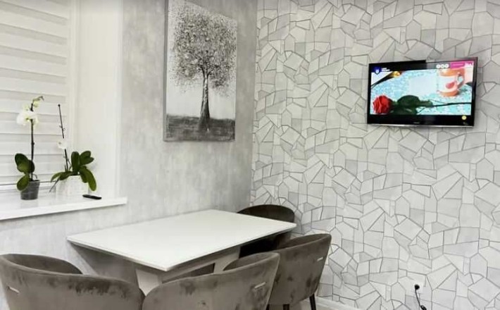 Сонячна 2-кімнатна квартира в ЖК «Форрест» - фото 1