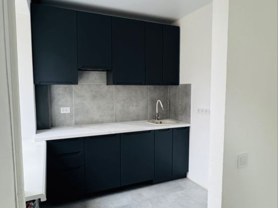 2-ка під бізнес в прохідному місці біля ринку Шептицький