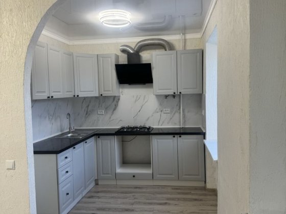 Продаж 2 кім квартири на 2 поверсі Шептицкий