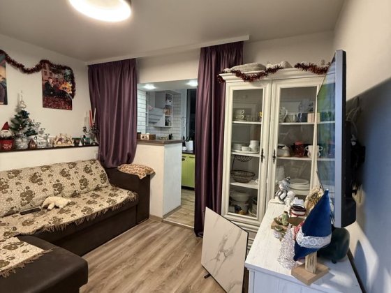 З ремонтом з меблями і технікою.Продам квартиру Шептицький