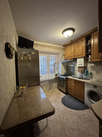 Продається 3 - кімнатна квартира - фото 1