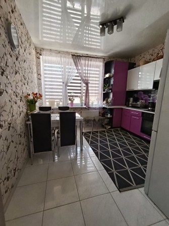 Продам 2к квартиру+вітальня в новобудові.Озерна - фото 1