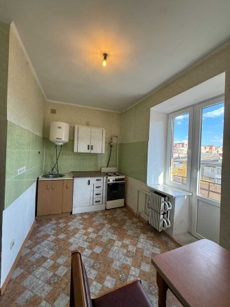 ТЕРМІНОВО ПРОДАМ 1км Чешка 46квадратів ,Косметичний ремонт можна жити - фото 1