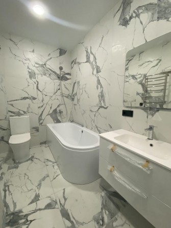 2к Раково Довженка. НОВОБУДОВА з ремонтом.Кухня-студія + спальня - фото 1