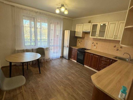 велика 1к на Виставці з ремонтом найбажаніший район Хмельницкий