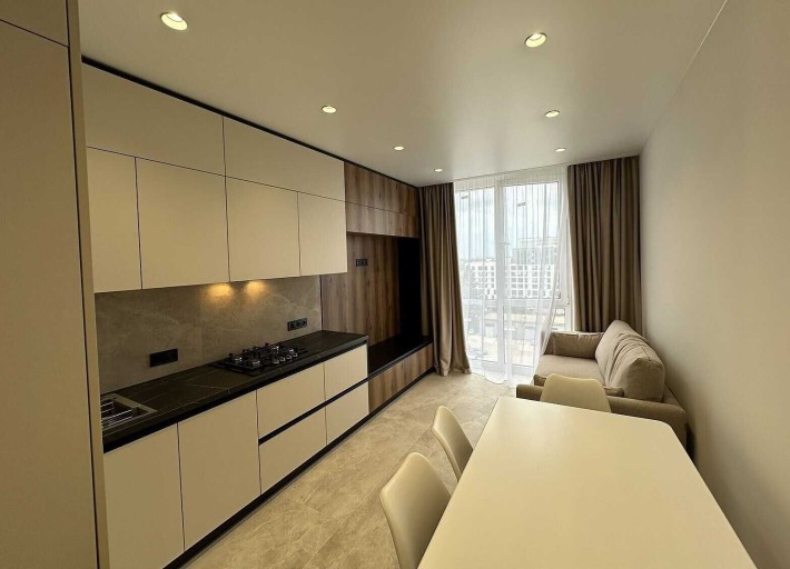 ТЕРМІНОВО двокімнатна квартира з ремонтом та меблями - фото 1