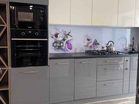 2поверхова квартира біля Епіцентру Зарванцы