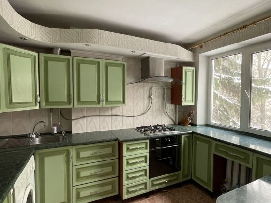 Продаж двокімнатноїквартири на Вишенці по проспекту Юності Зарванцы