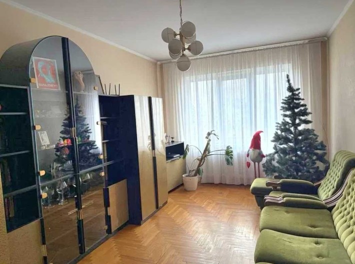 Простора 3 кімнатна квартира за супер ціною - фото 1