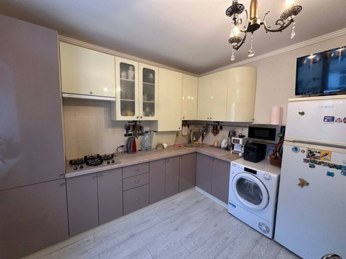 Затишна 2к меблі залишаються! Закрита територія +кладовка 42021 - фото 1