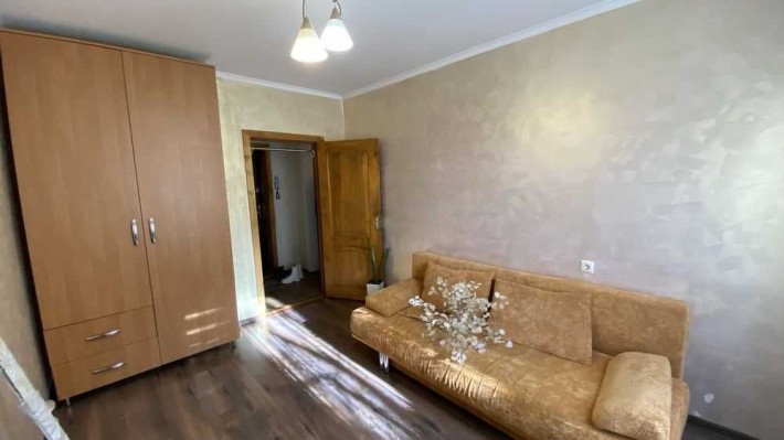 Чудова квартира з ремонтом Меблі залишаються Півд-Захід - фото 1