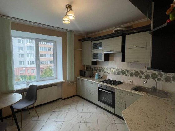 Велика. світла 2к на Виставці з прибудинковою територією 41078 Хмельницкий