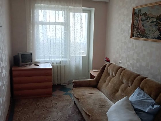 Продам  3-хкомнатную квартиру ( чешка ) в  поселок Слобожанский