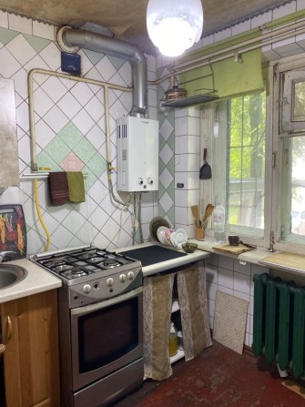 Продам 2к.квартиру на В. Сухомлинского, кирпич. Возможен безнал - фото 1