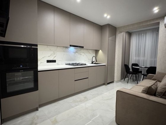 Продам . Дніпровська Брама  / Слобожанське