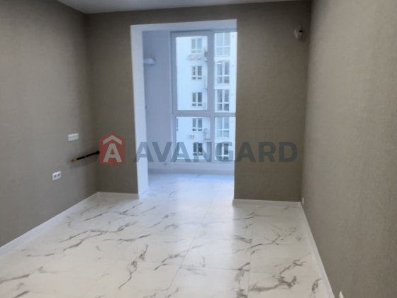 Продаєтьсяі квартира у Новобудові з новим якісним ремонтом. Слобожанское