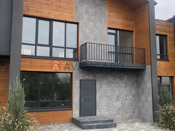 У продажу танхаус квартира на землі 122,4м2 79560$ Слобожанское