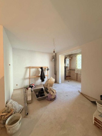 Продаю 2-кімнатну квартиру з зробленими ремонтними роботами - фото 1