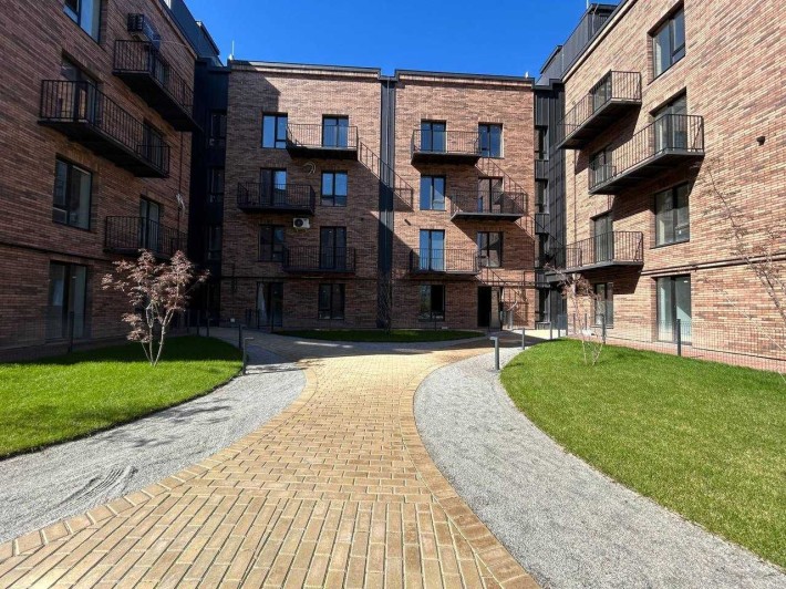 Продам здану 2-кімнатну квартиру . ЖК Долішній. БАМ - фото 1