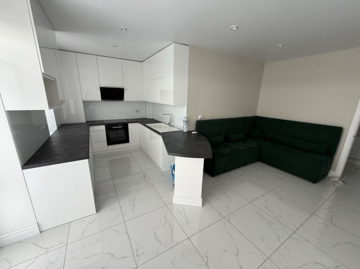 75м2 кухня студія з Технікою вул.Івасюка - фото 1