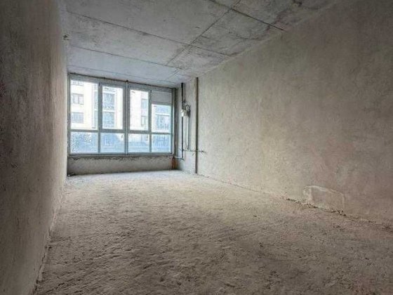 Велика двостороння 1-квартира в обжитому будинку Угорники