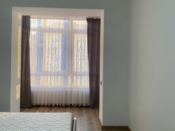 Дуже світла 1,5 квартира, біля міського озера у ЖК Міленіум Крихівці