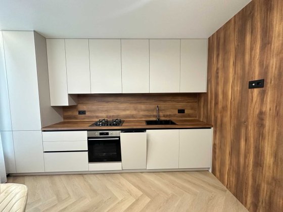 Продаж 1 км.квартири з ремонтом.Паркова Алея Угорники