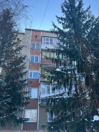 Продаж 2 км квартира в Тисмениці під ремонт - фото 1