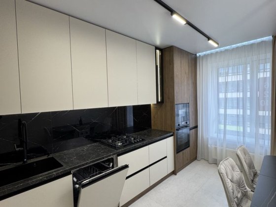 Продаж 3-кімнатної квартири в ЖК MILLENIUM озеро Крихівці