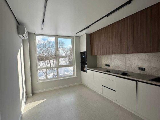 Продається простора 1-кімнатна квартира! Клузев