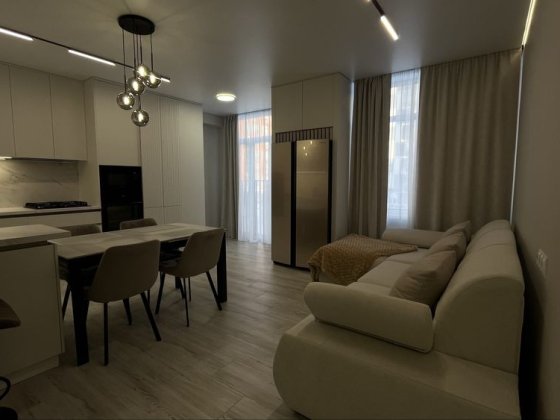 Двокімнатна квартира 67м2, авторський ремонт, меблі , техніка. с.Гатне Гатне