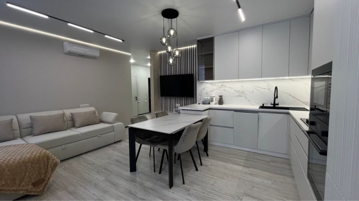 Продається двухкімнатна квартира з ремонтом в Гатному!!! - фото 1