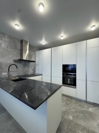 Дворівнева 3к квартира в ЖК Оранж Парк з топовим рем. та меблями - фото 1