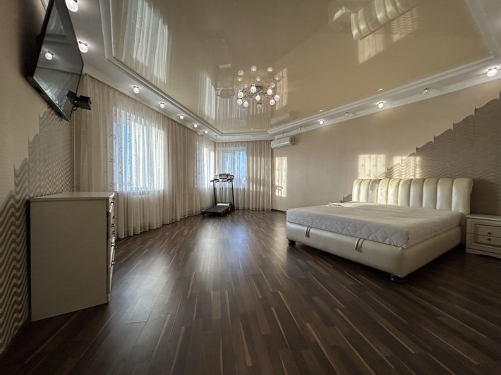 Без% Продаж вкликої 1-кім. 70 м2 в смт. Чабани, Машинобудівників. - фото 1