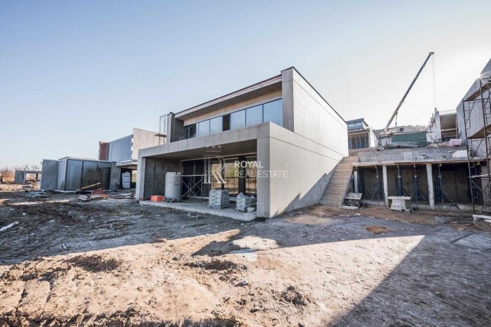 Продаж Вілла 4кім. 260м2 Лісники Lion Hills Закрита територія Паркінг - фото 1