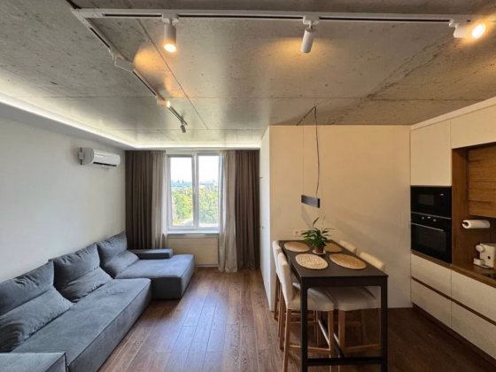 Роздільна однокімнатна квартира з ремонтом Чабани