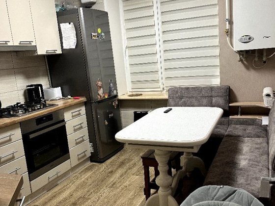 Продам трикімнатну квартиру. Тараща