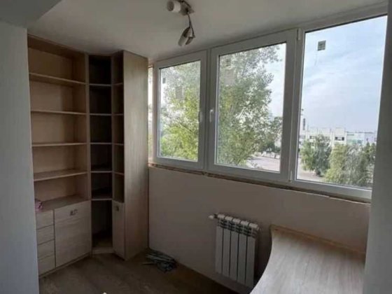 Простора 3-кімнатна квартира в центрі Бородянки Бородянка